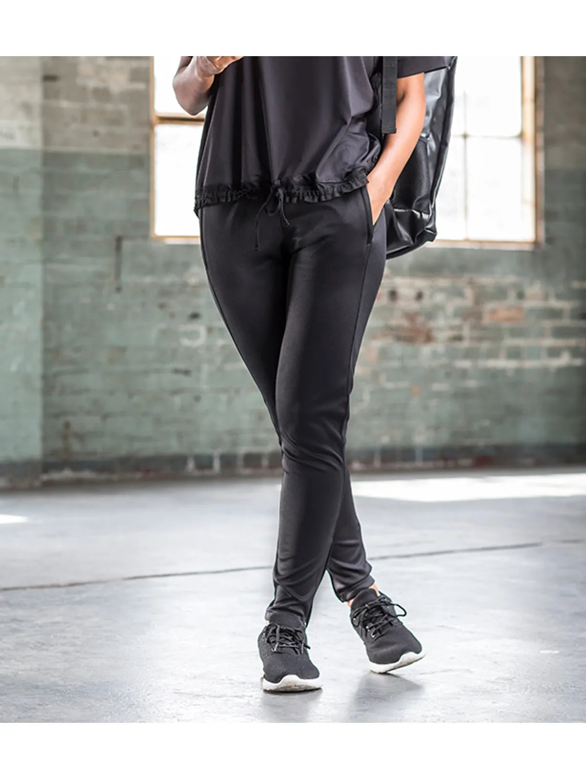 Women's slim leg jogger